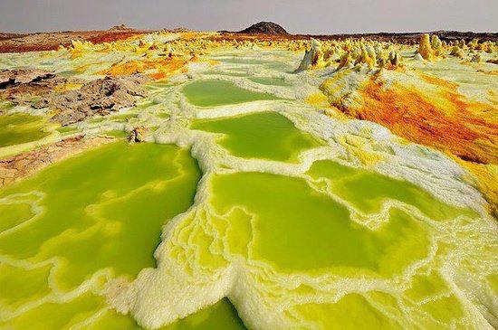 Acid lakes in Danakil Desert, Ethiopia [Amazing Photo of the Day] | dotTech